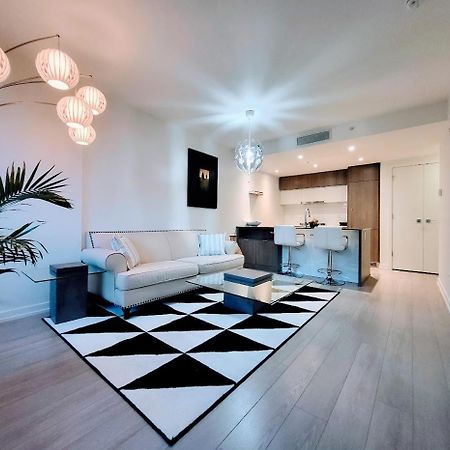 Your Perfect Escape - Modern Landmark Condo In Downtown Calgary - Free Parking- Premium Location 외부 사진