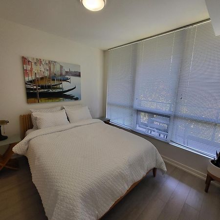 Your Perfect Escape - Modern Landmark Condo In Downtown Calgary - Free Parking- Premium Location 외부 사진
