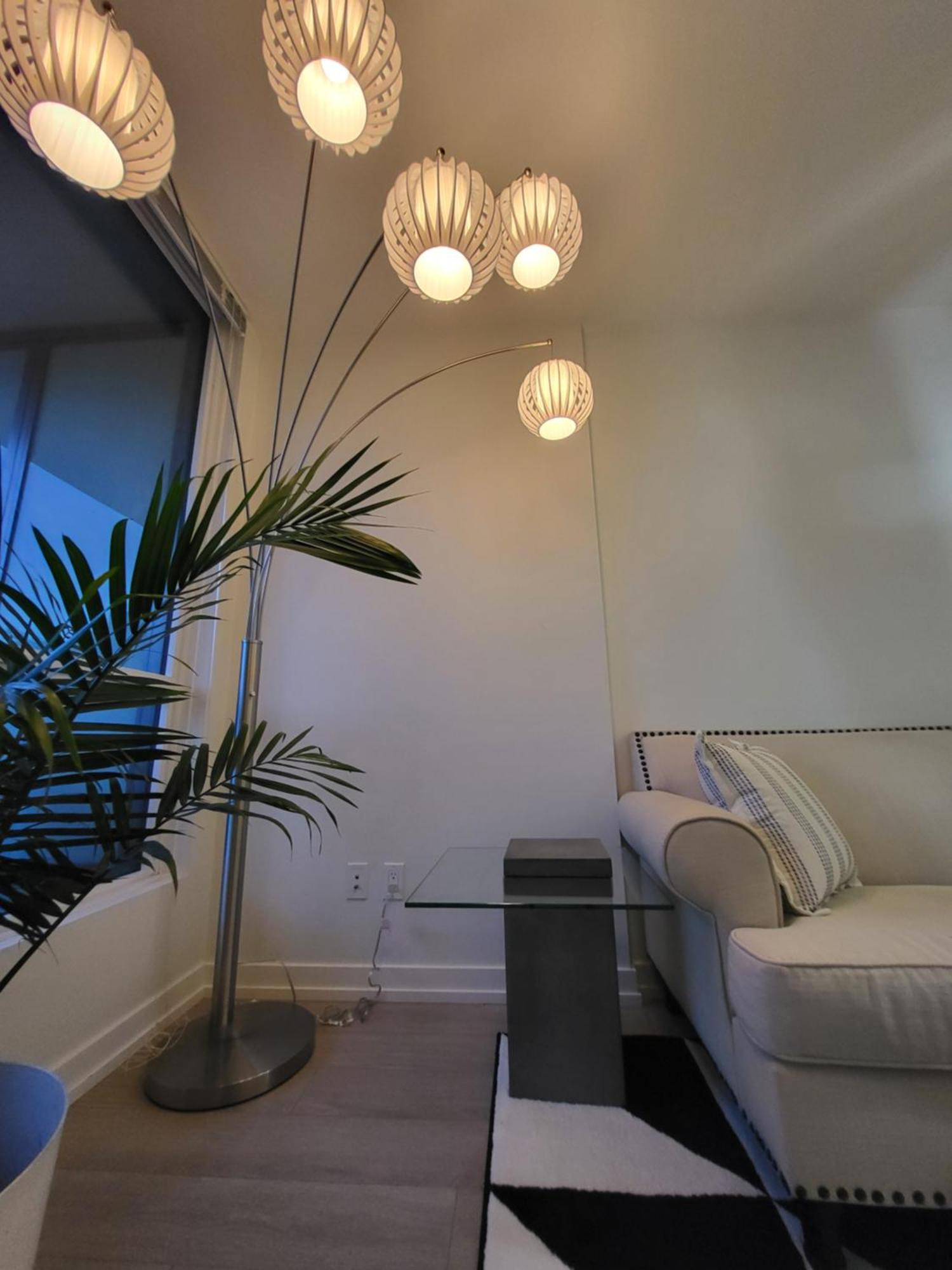 Your Perfect Escape - Modern Landmark Condo In Downtown Calgary - Free Parking- Premium Location 외부 사진